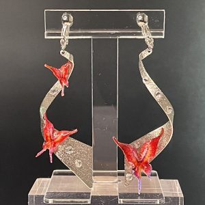 レッド蝶らせんイヤリング